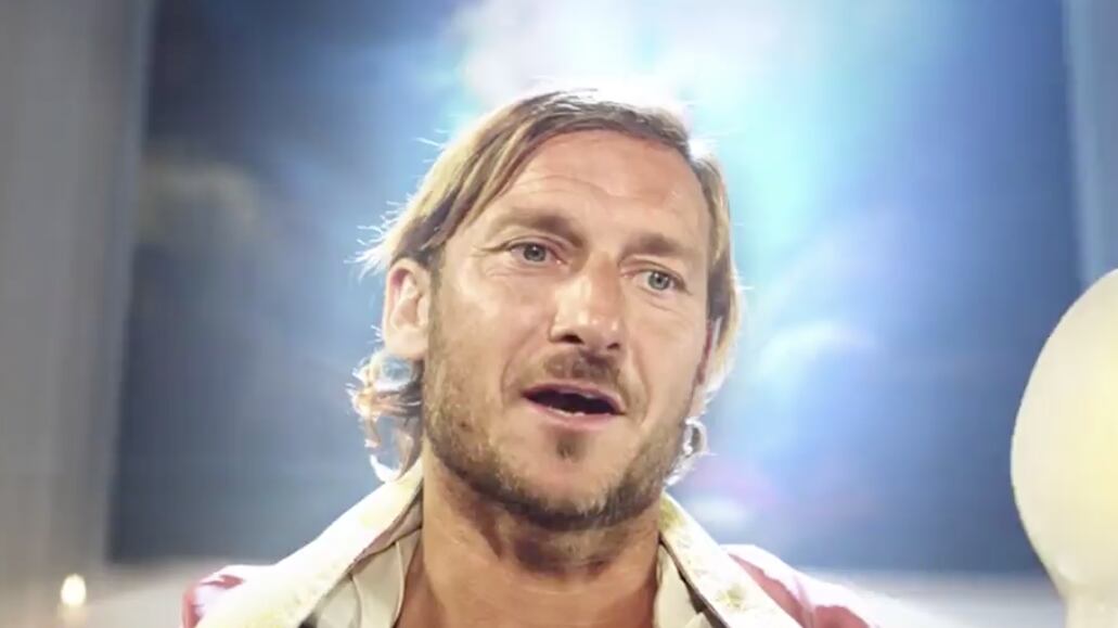Totti si trasforma in "San Pupone"