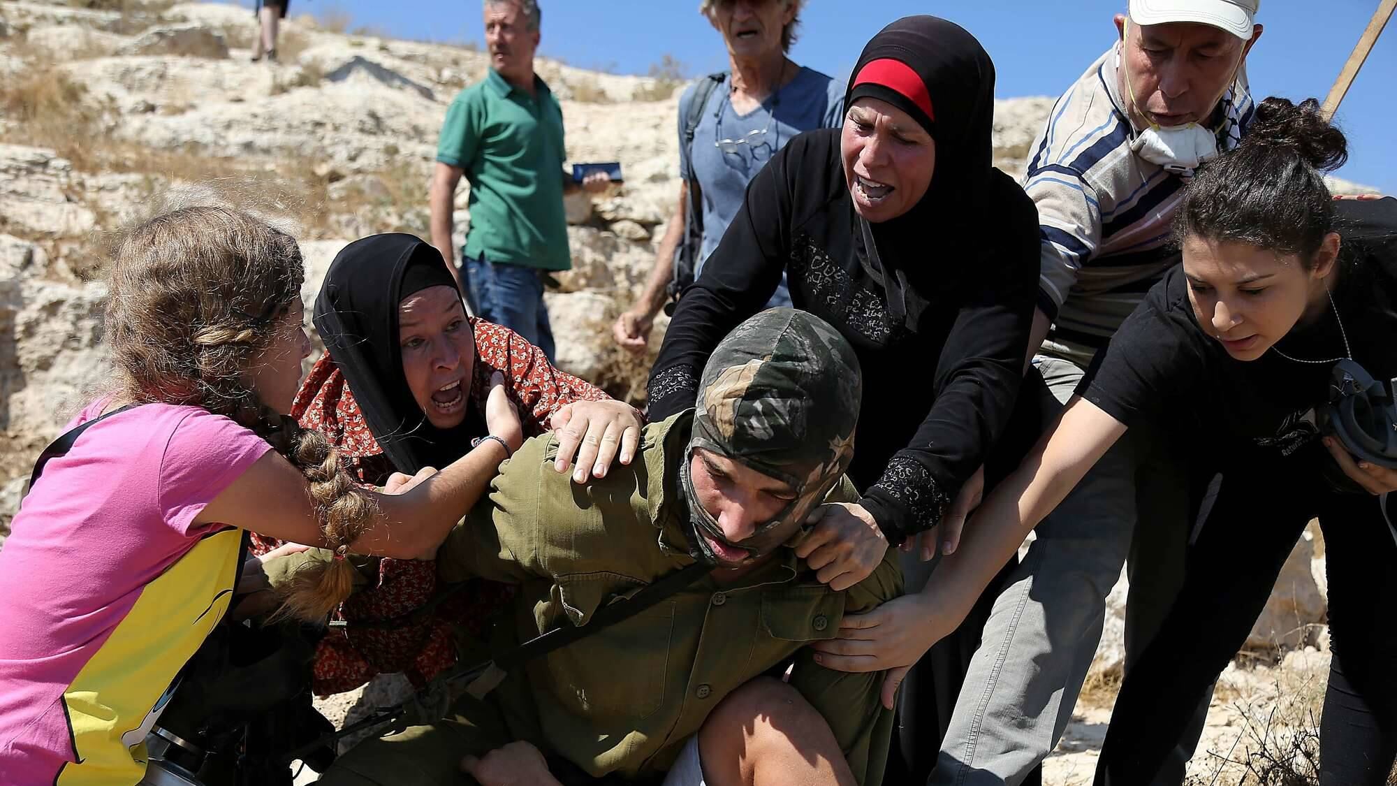 Israele, arrestato attivista italiano filo palestinese