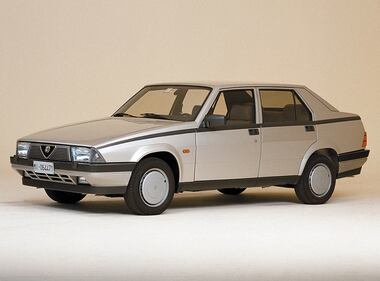 Alfa 75: guarda la gallery 10