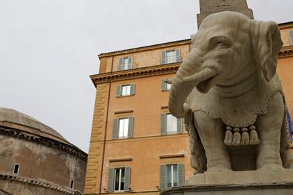 Roma, danneggiato l'Elefantino del Bernini 9