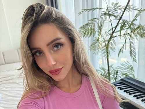 Il giallo di Juli Vavilova: chi è la fidanzata influencer di Durov sparita nel nulla