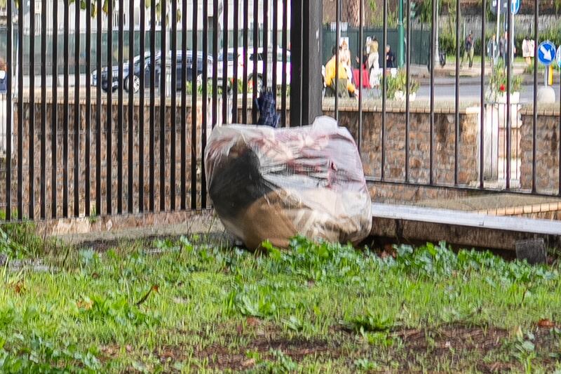 Roma, degrado vicino al Colosseo 8