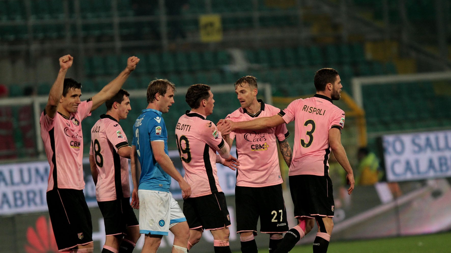 Il Palermo stende il Napoli. E adesso sogna l'Europa