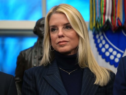Licenziata Bondi. La Guardasigilli paga il caso Epstein