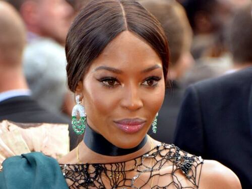 Naomi Campbell allontanata da un hotel: "Mandata via perché nera"