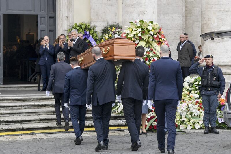 I funerali di Fabrizio Frizzi 9