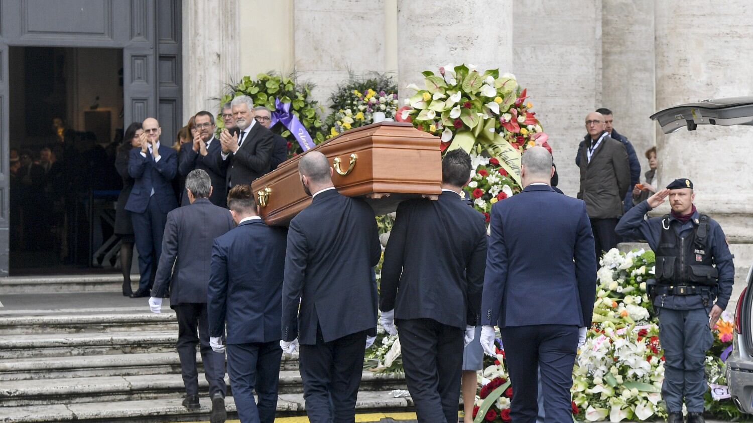 Gianfranco D'Angelo: "Io respinto ai funerali di Frizzi"