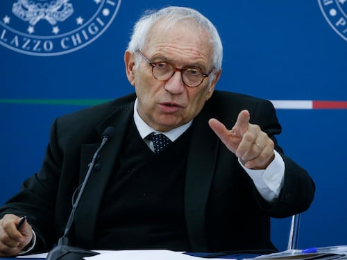 Babele per la quarantena nelle scuole. Subito norme chiare per i casi positivi
