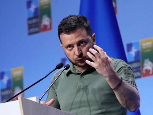L'Ue sa quanto durerà la guerra, bombe a grappolo "buone" e Google: quindi, oggi...