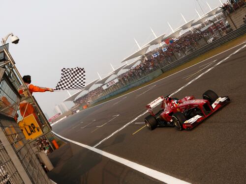 F1, la Ferrari di Alonso trionfa in Cina