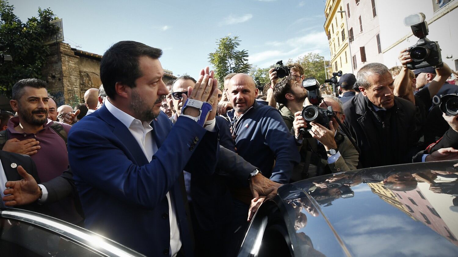 Matteo a Luigi: rimpasto subito. "Via i dissidenti, dentro la Meloni"