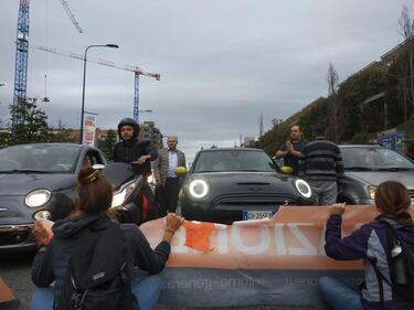 A4 Torino-Milano bloccata dagli attivisti di Ultima Generazione: le immagini della manifestazione 2
