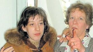 Madre rimasta sola con la figlia disabile, la strangola poi si toglie la vita