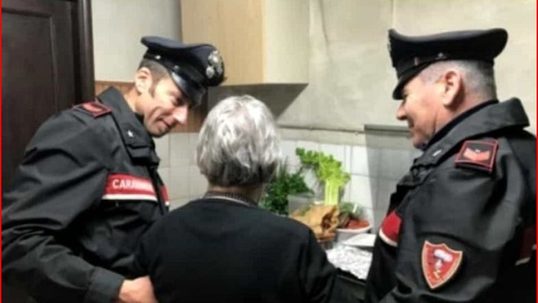 Il gesto del carabiniere: consegna e dona alimenti a una ultraottantenne