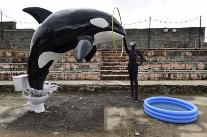 Benvenuti a Dismaland, il tetro parco giochi di Banksy 2