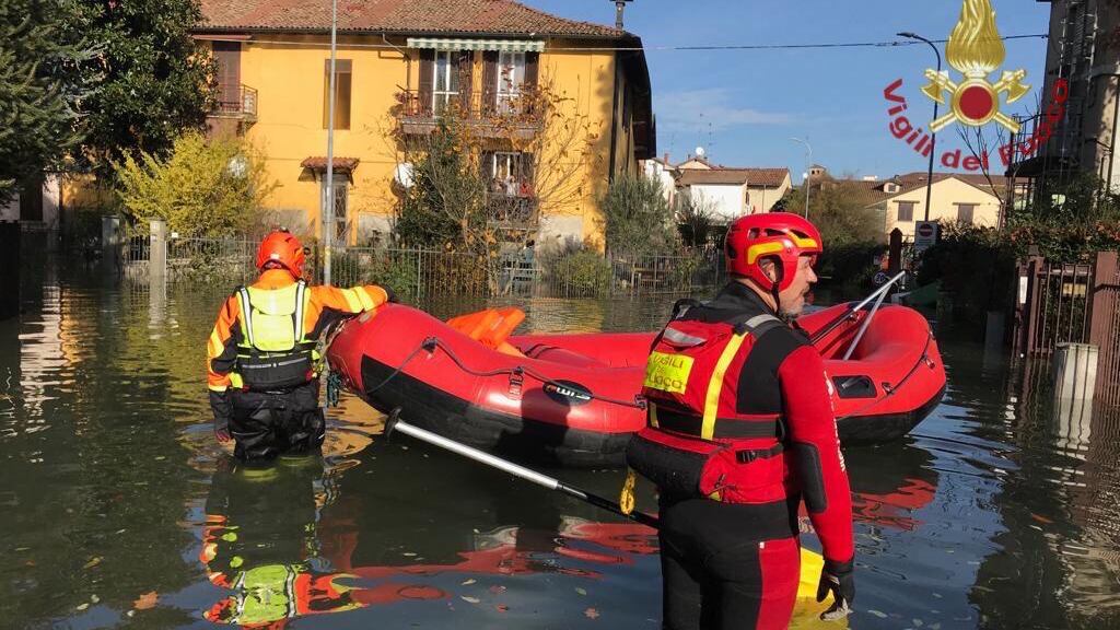 La gita in 4 sul Ticino: bloccati dalle correnti e salvati dai pompieri