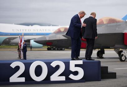 L'incontro tra Trump e Putin: le immagini del vertice 7