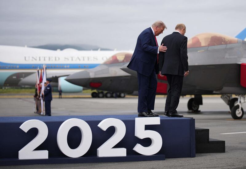 L'incontro tra Trump e Putin: le immagini del vertice 7