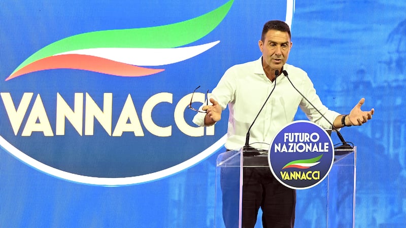 L’esercito di Vannacci sogna il colpaccio. Ma a Reggio il generale rischia di fare flop
