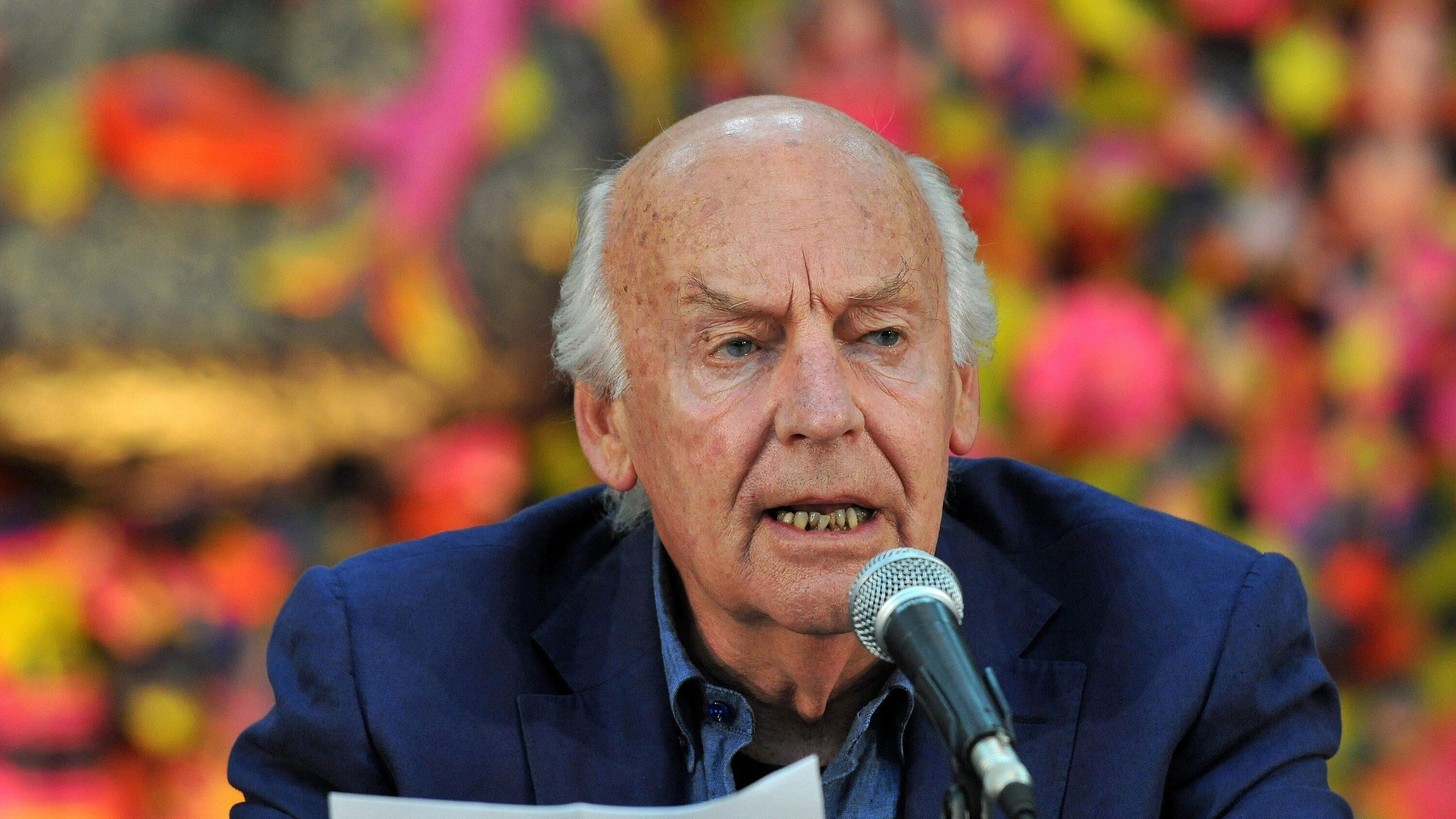 Addio a Eduardo Galeano l'autore sempre contro che amava calcio e politica