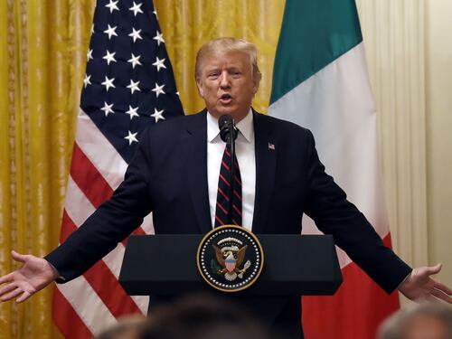 Trump attacca Nancy Pelosi: "Sei una politica di serie C"