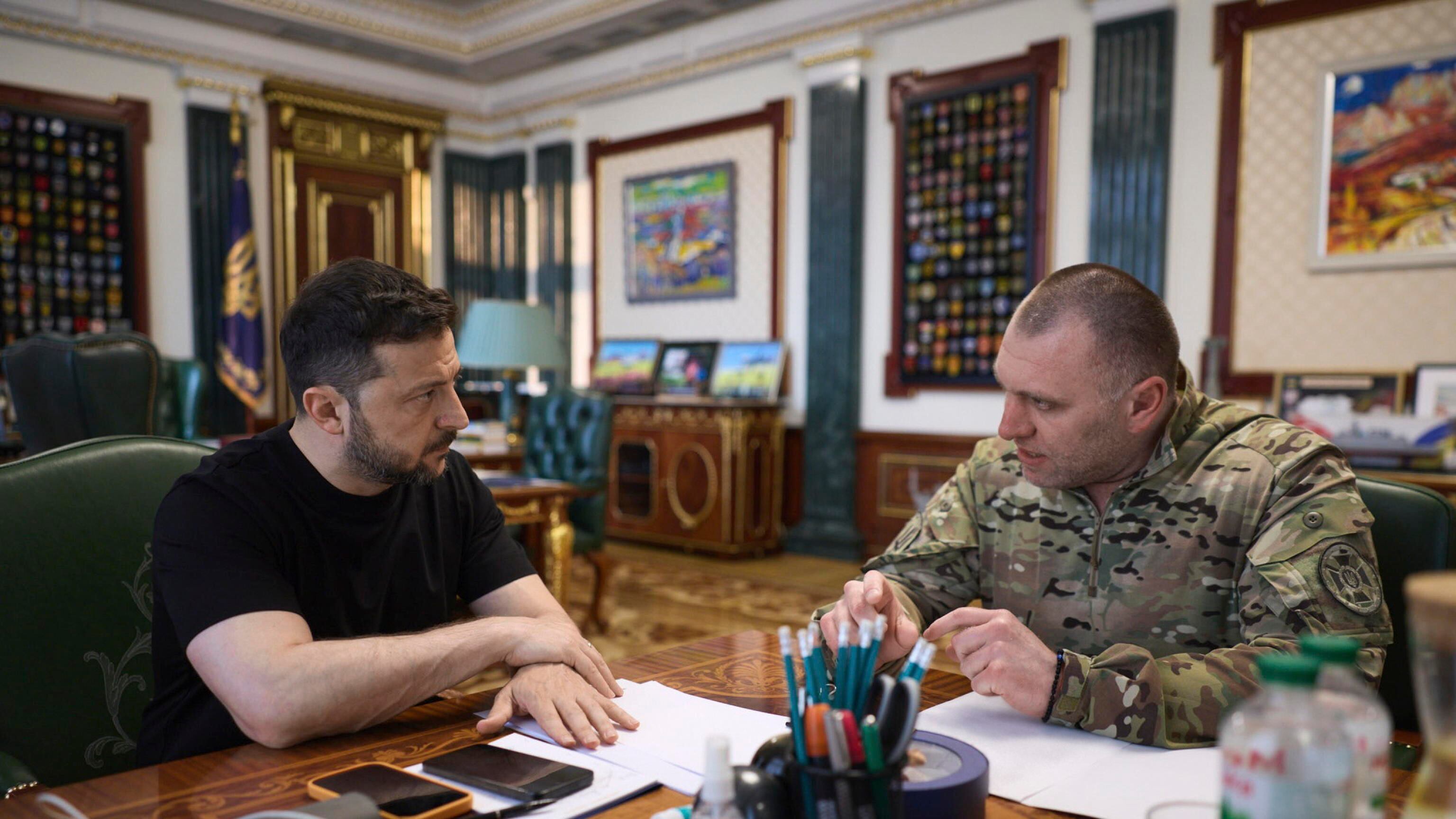 Zelensky cambia strategia ma teme l’inverno. Oggi il vertice dei volenterosi (con gli Usa)
