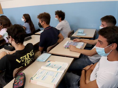 Cattedre scoperte e quarantene, scuola in tilt