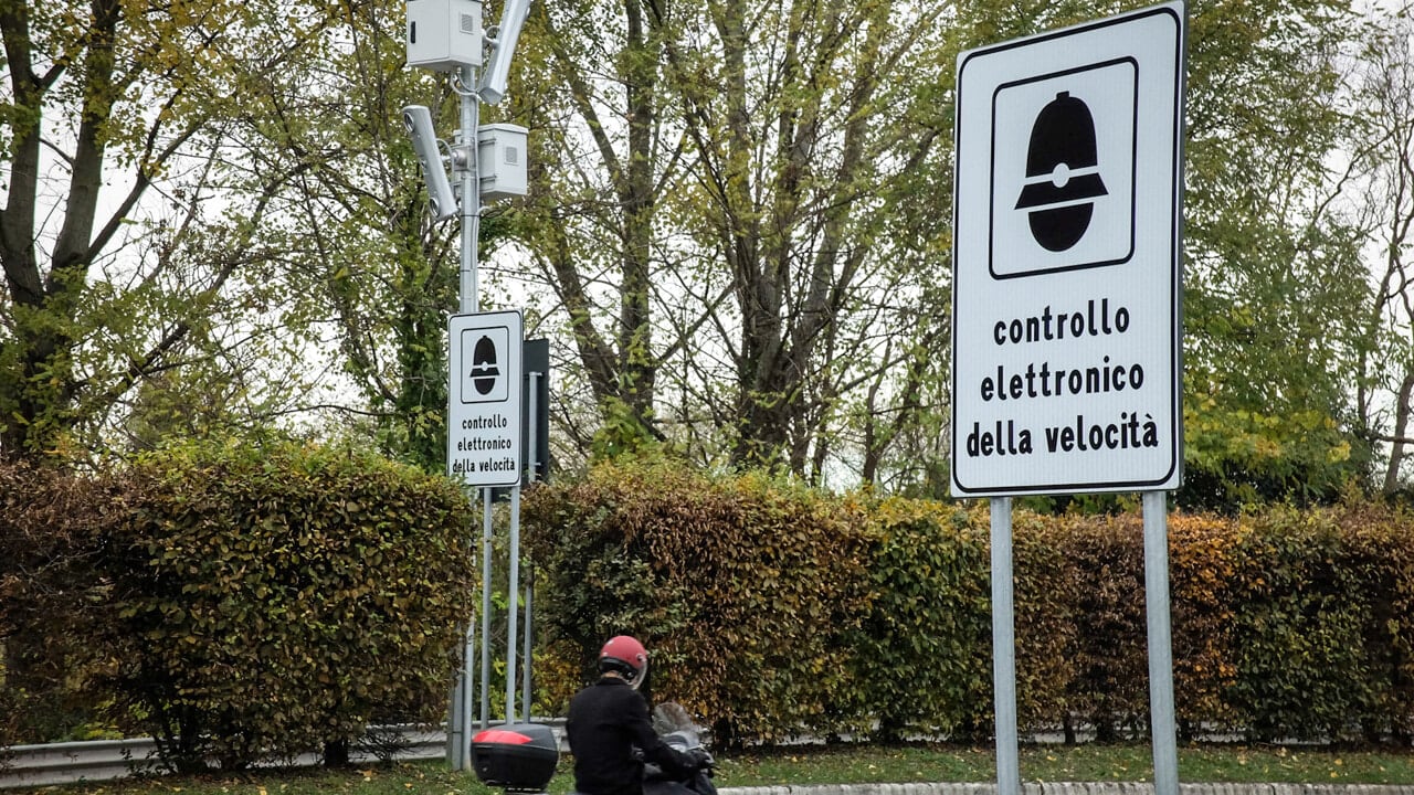 Autovelox, anche la Cassazione va in tilt: due sentenze diverse in 24 ore
