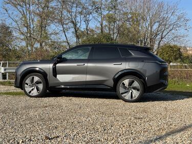 Lynk & Co 08: la gallery del nuovo suv ibrido plug-in 7