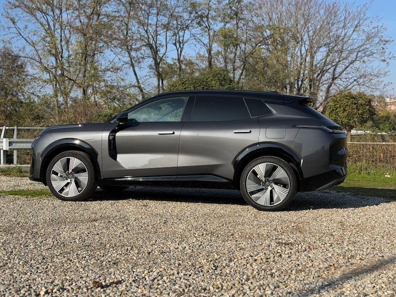 Lynk & Co 08: la gallery del nuovo suv ibrido plug-in 7