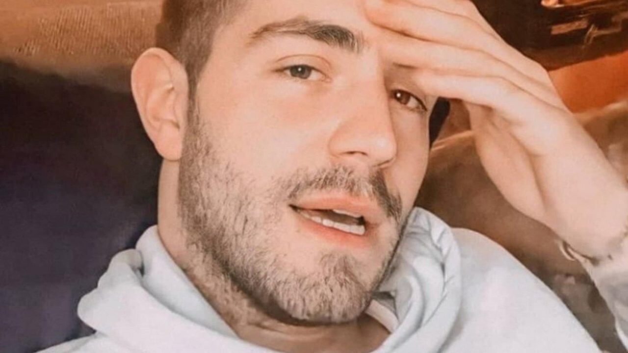 "Sono esaurito...". Lo sfogo di Tommaso Zorzi, poi l'attacco del no-vax