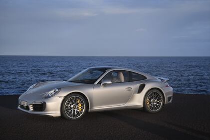 Porsche 911 Turbo e Turbo S 9