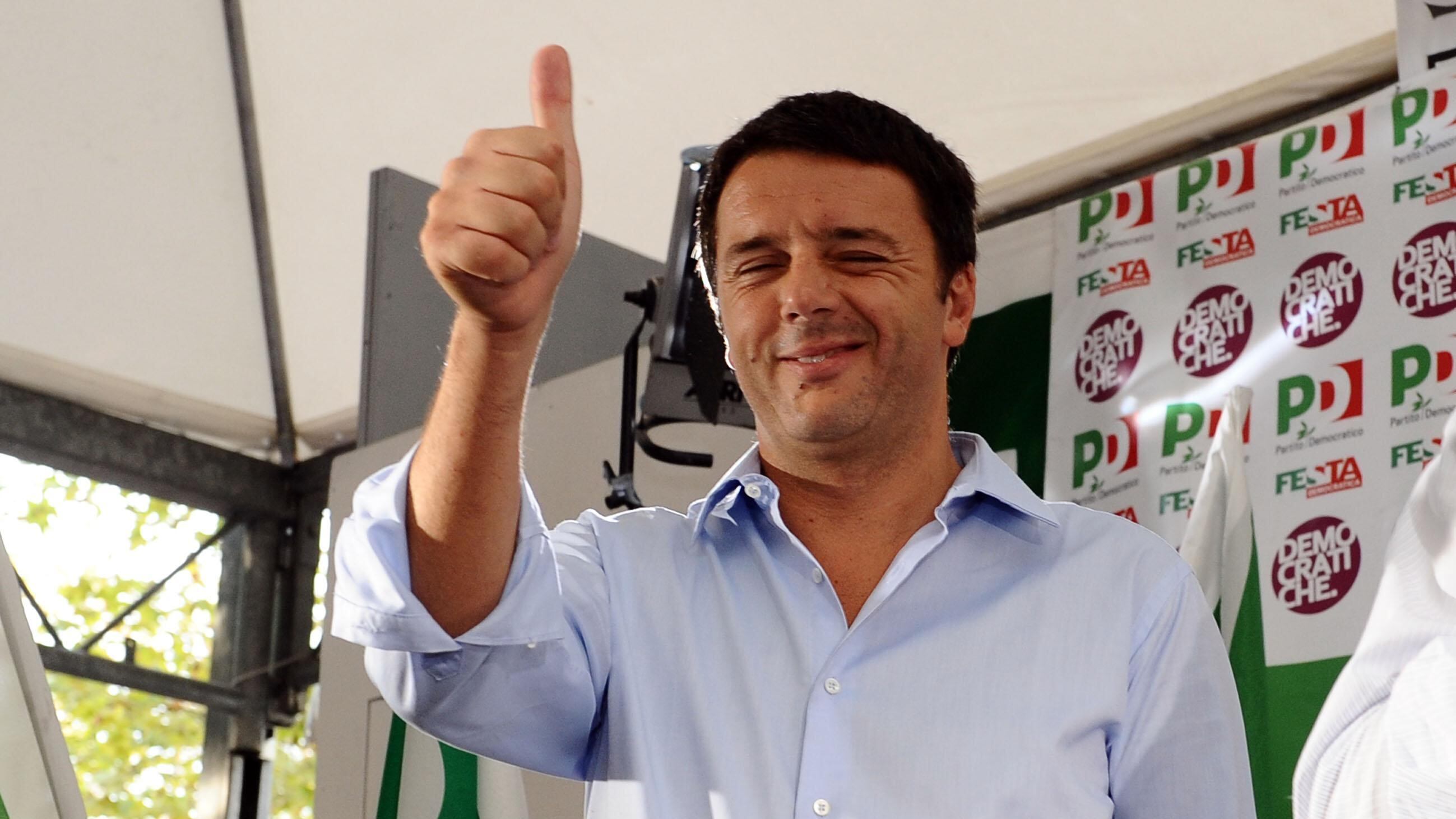 Inizia la farsa delle primarie Pd Renzi: "L'Italia cambierà verso"