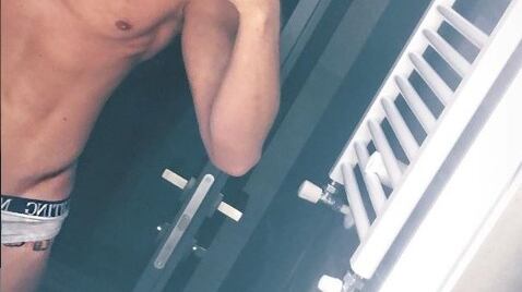 Umberto Gaudino nudo su Instagram manda i fan in delirio