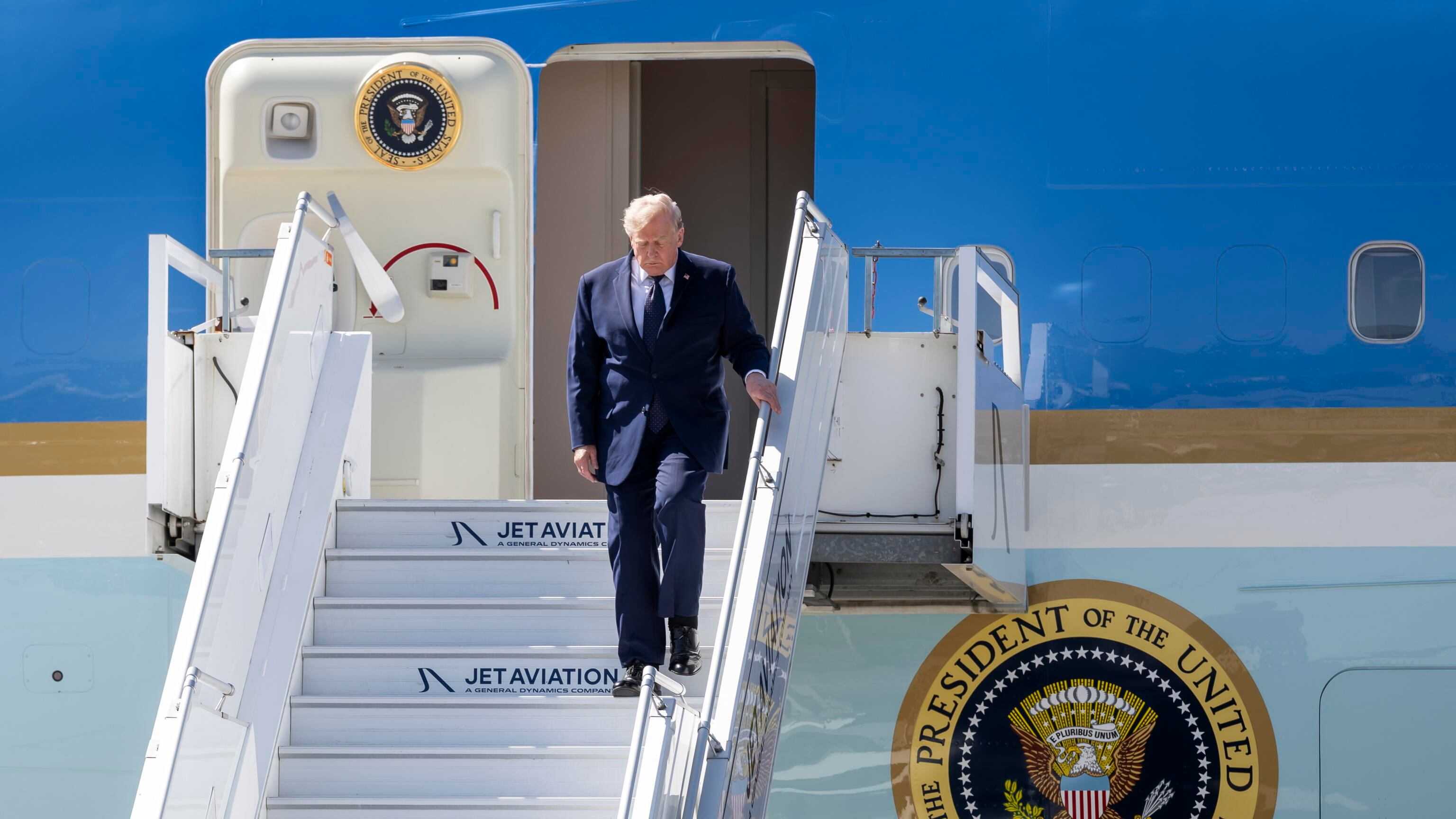 In nome del consenso Donald trascura pure i dati della Cia