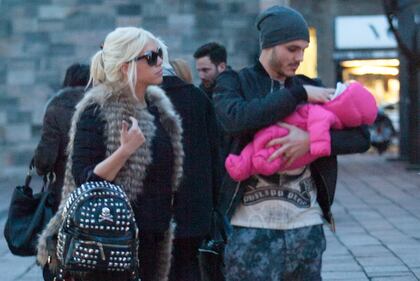 Wanda Nara e Icardi, teneri genitori a Milano 3