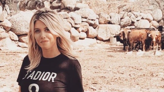 "Occhio con la manina", il commento hot fa arrossire anche Wanda Nara