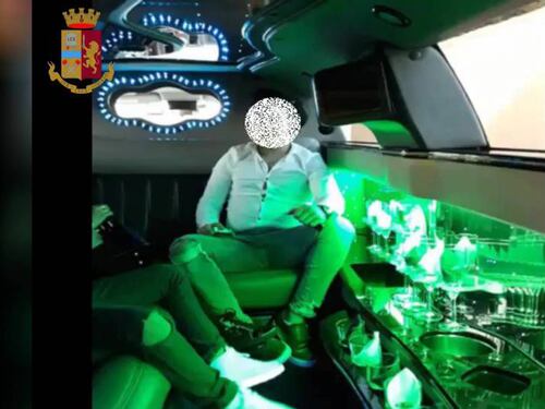Discoteca e cocktail dopo i furti, presi i ladri "arrampicatori"