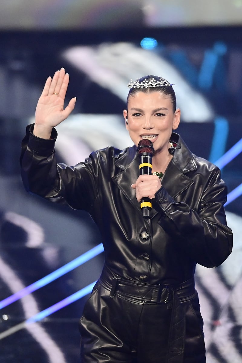 Sanremo 2024: ecco il look della finalissima del Festival di Emma 17