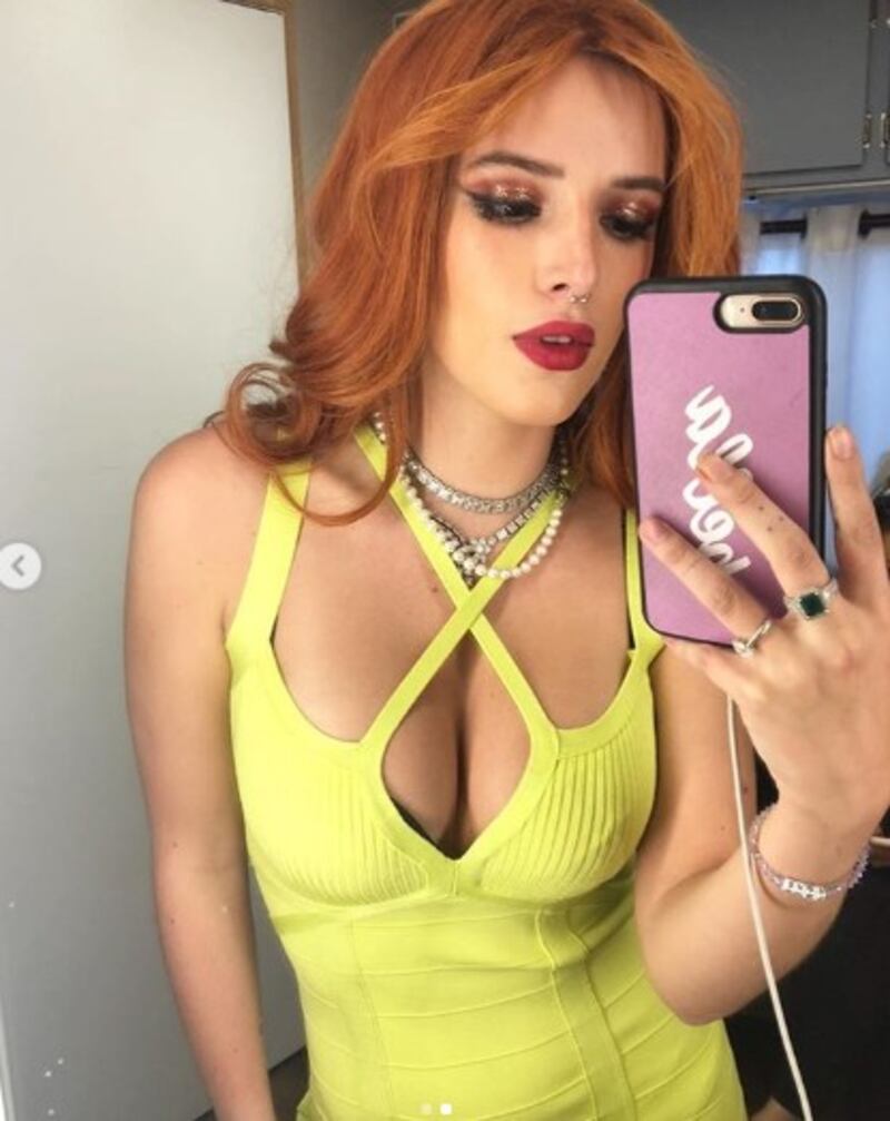 Bella Thorne, le foto più sexy 9