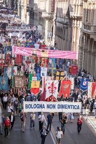 Bologna, l'anniversario della strage. Mattarella: "Segno indelebile nella coscienza civile italiana" 8