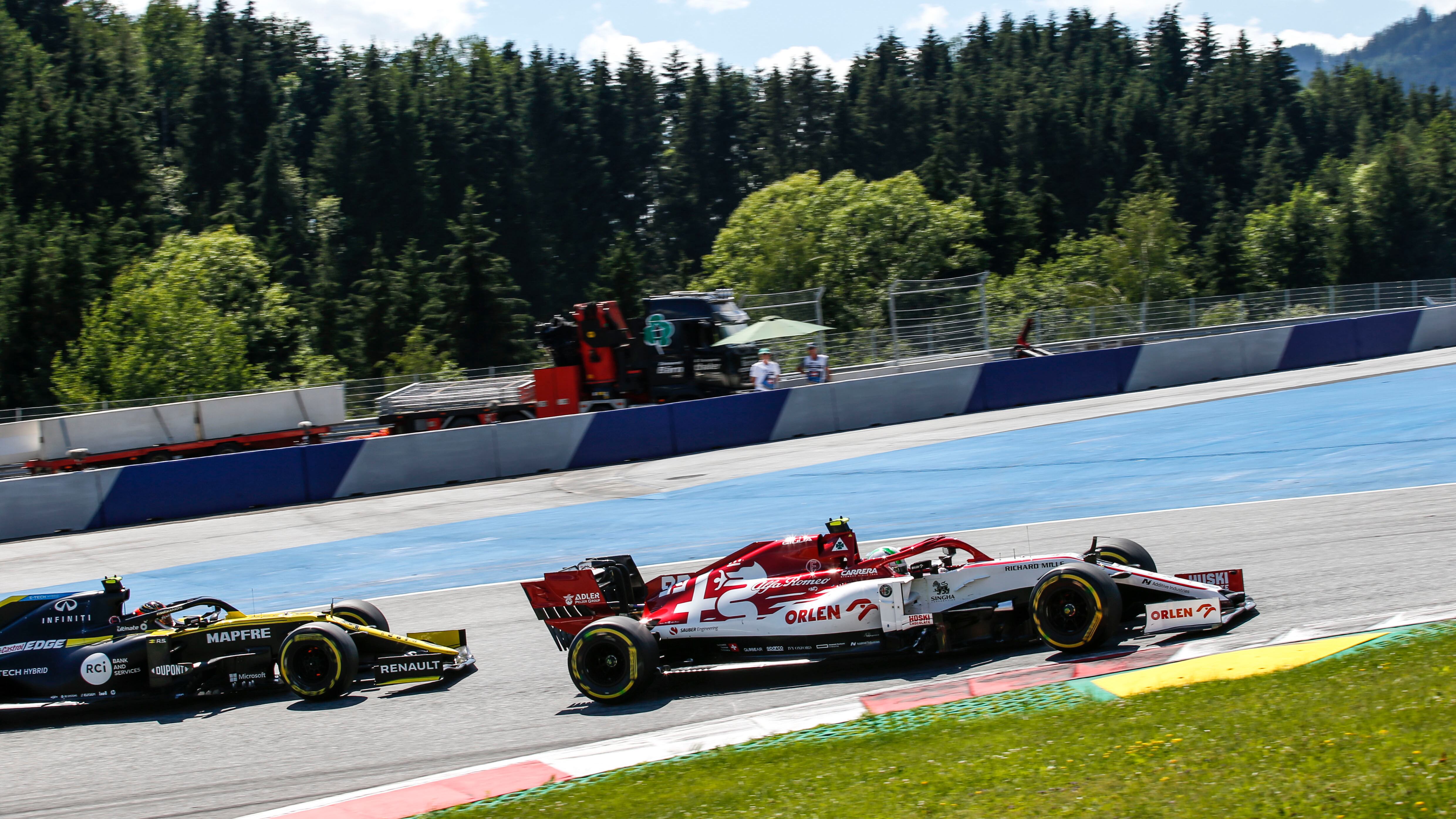 Quelle Mercedes troppo forti e crudeli che tolgono le favole alla Formula 1