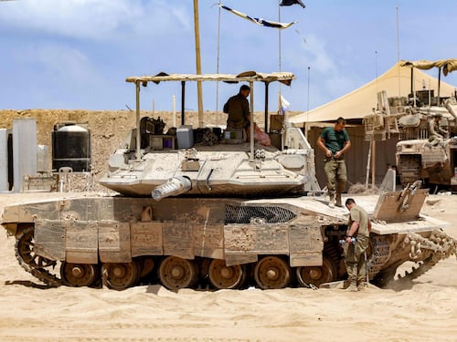 L'ostruzionismo dell'Idf allo stremo e i rischi per i rapiti. Ma Bibi tira dritto