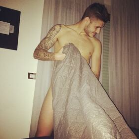 Wandita e Icardi, una coppia social: adesso anche il selfie "aftersex" 1