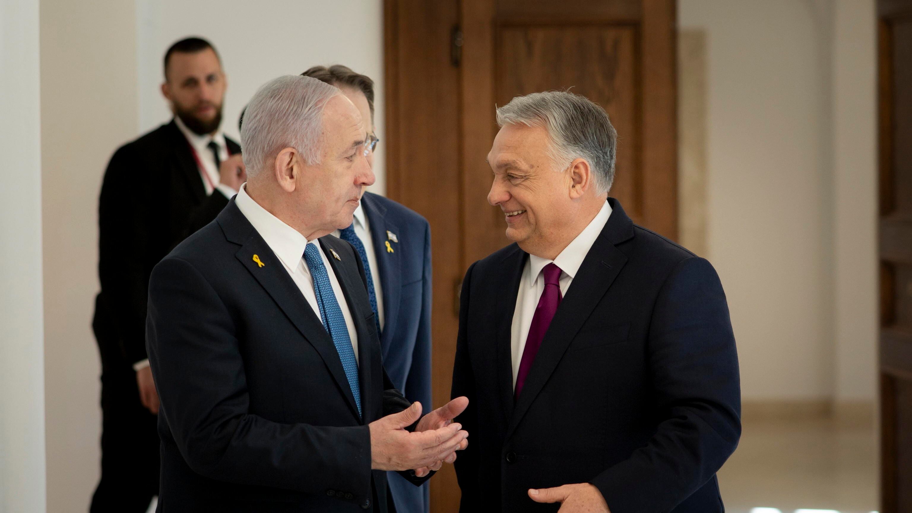 Bibi da Orbán: "Questo è il luogo più sicuro d'Europa, Cpi corrotta"