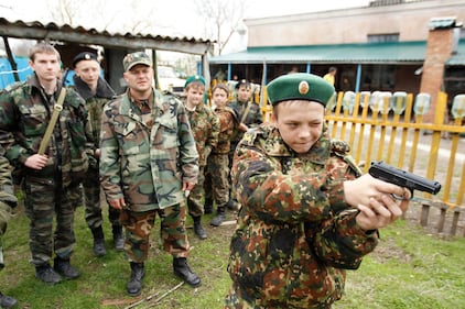 Russia, ecco la scuola per bambini-soldato 1