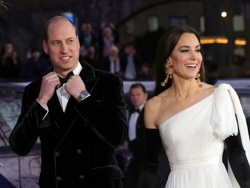 William e Kate preparano lo sbarco negli Usa. Così fanno guerra a Harry e Meghan