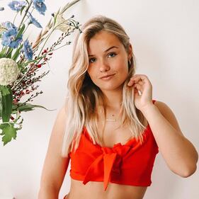 Mikky Kiemeney spopola su Instagram: gli scatti di lady de Jong 4