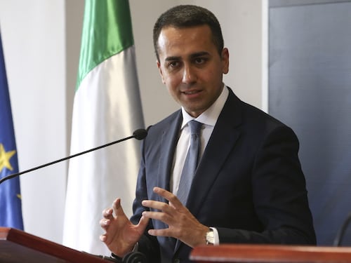 Strappo grillino agli Usa: "Togliete sanzioni a Iran, Corea e Venezuela"