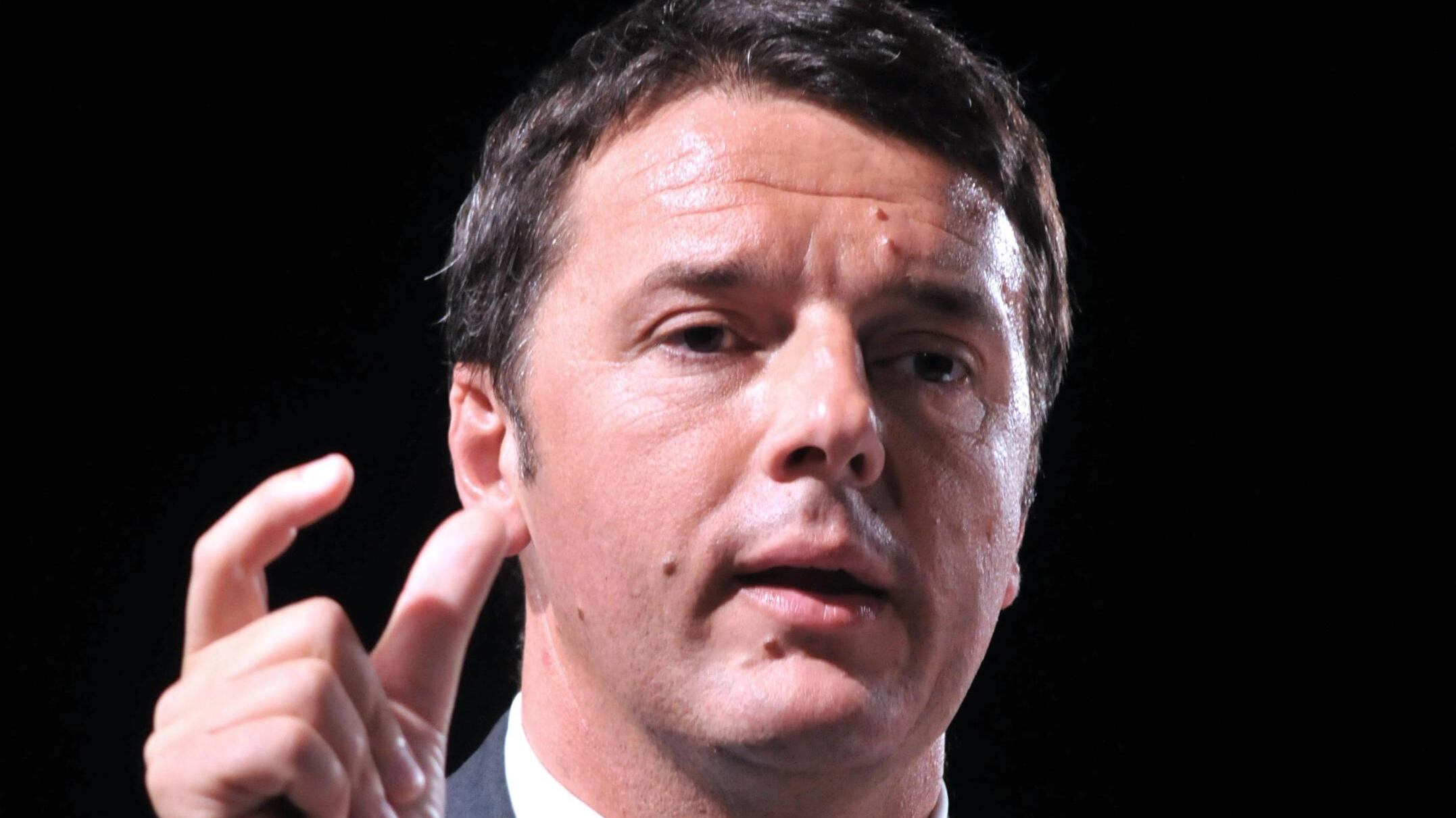 Renzi piccona il governo e sogna l'assist dal Quirinale